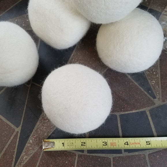 NIP Organic Wool Dryer Balls Set of 6 - Picture 3 of 4